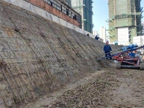 阿拉善右建筑边坡支护