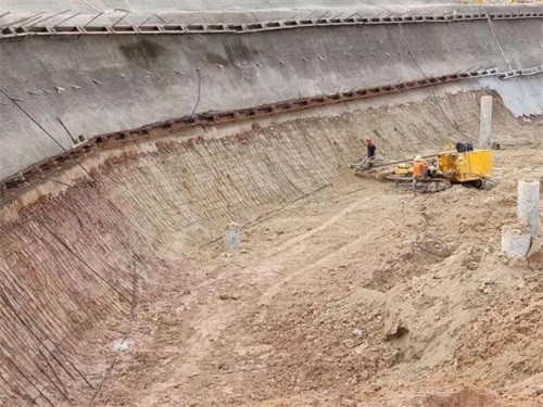 阿拉善右基坑边坡加固